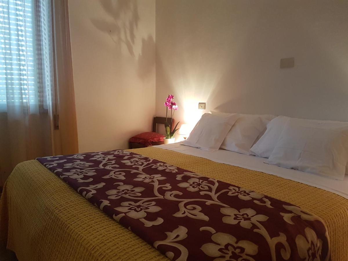 קסטלנואובו מגרה Albergo Smeraldo מראה חיצוני תמונה