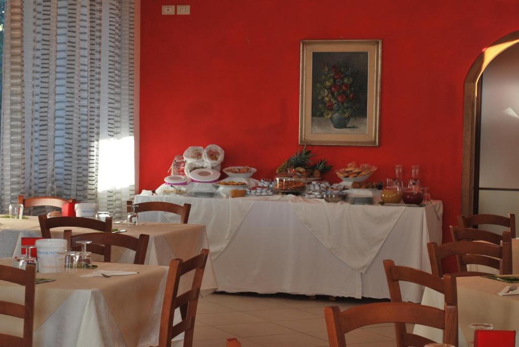 קסטלנואובו מגרה Albergo Smeraldo מראה חיצוני תמונה