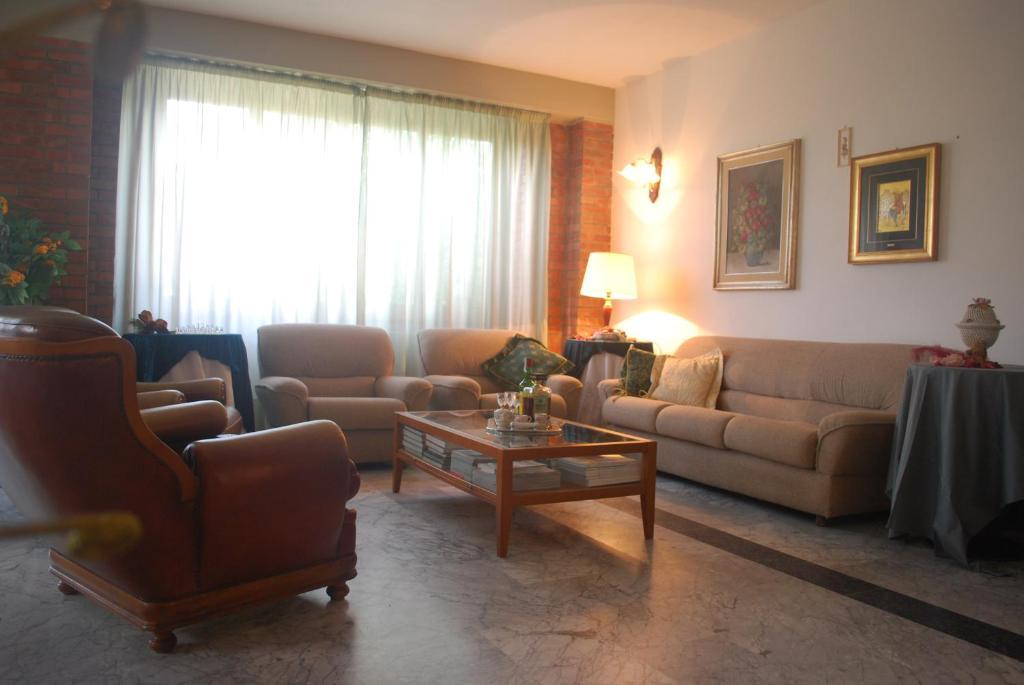 קסטלנואובו מגרה Albergo Smeraldo מראה חיצוני תמונה