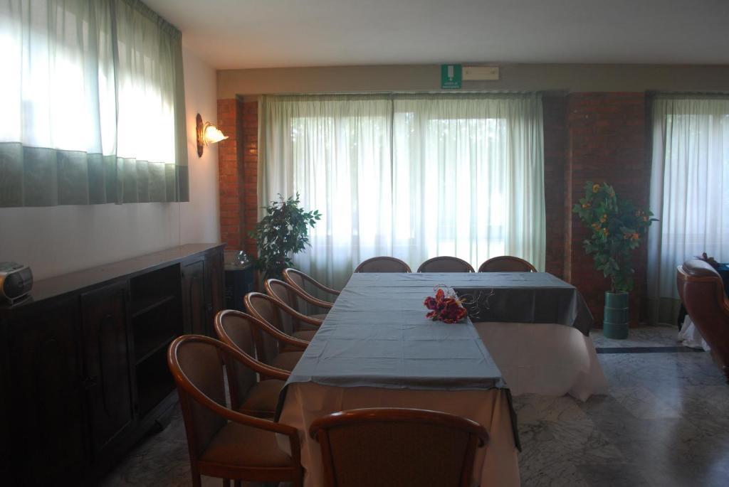 קסטלנואובו מגרה Albergo Smeraldo מראה חיצוני תמונה