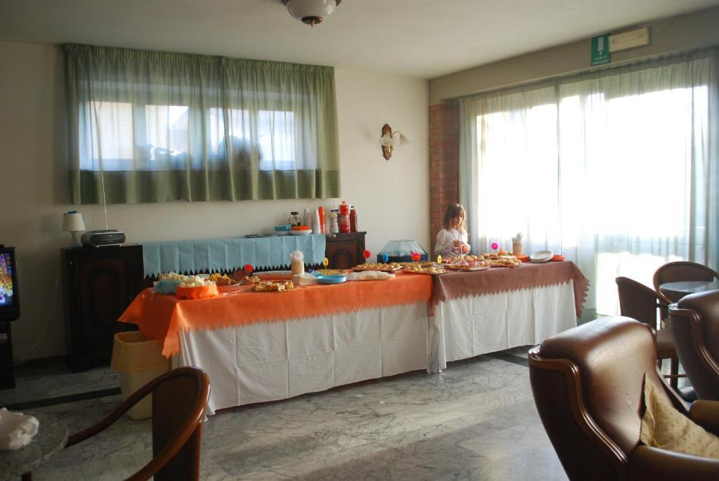 קסטלנואובו מגרה Albergo Smeraldo מראה חיצוני תמונה