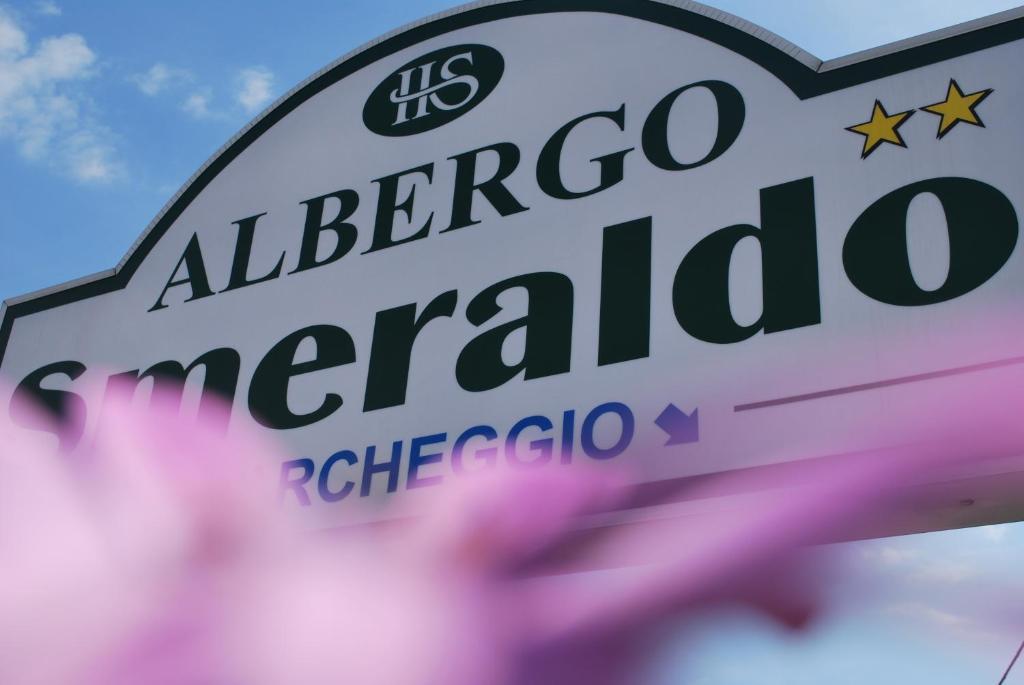 קסטלנואובו מגרה Albergo Smeraldo מראה חיצוני תמונה