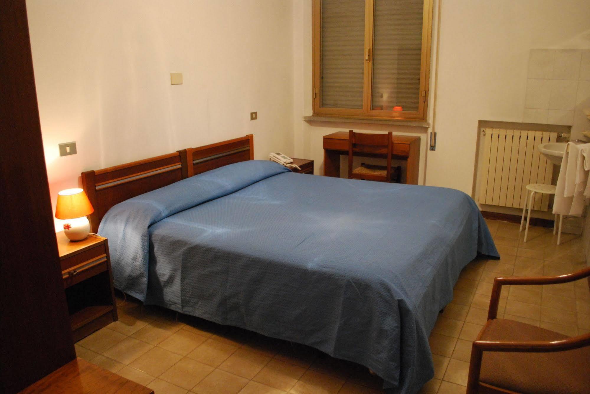 קסטלנואובו מגרה Albergo Smeraldo מראה חיצוני תמונה
